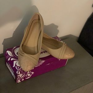 Tan flats